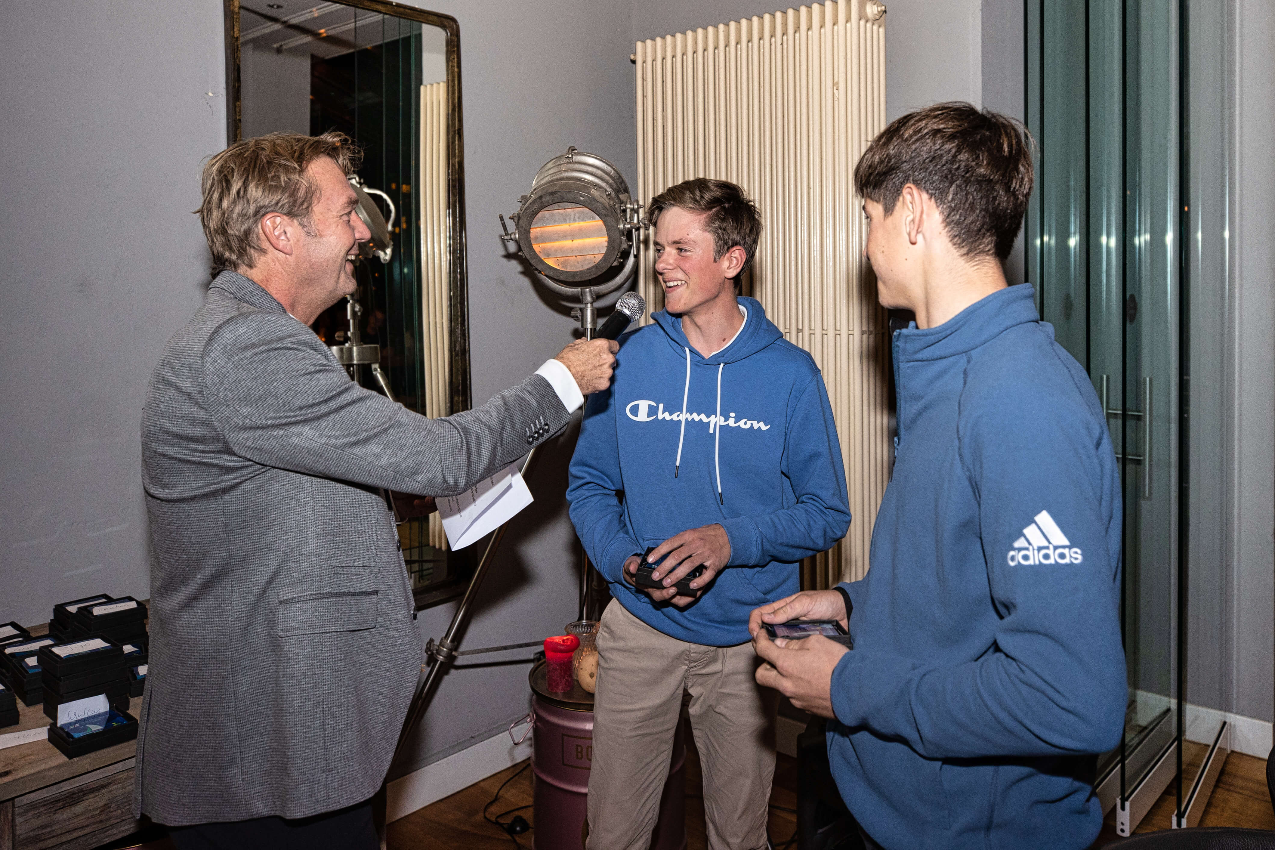 SVNRW: Ehrung der Landesmeister 2022: 420er, Leonard von Holtum und Josh Berktold (beide ETUF).