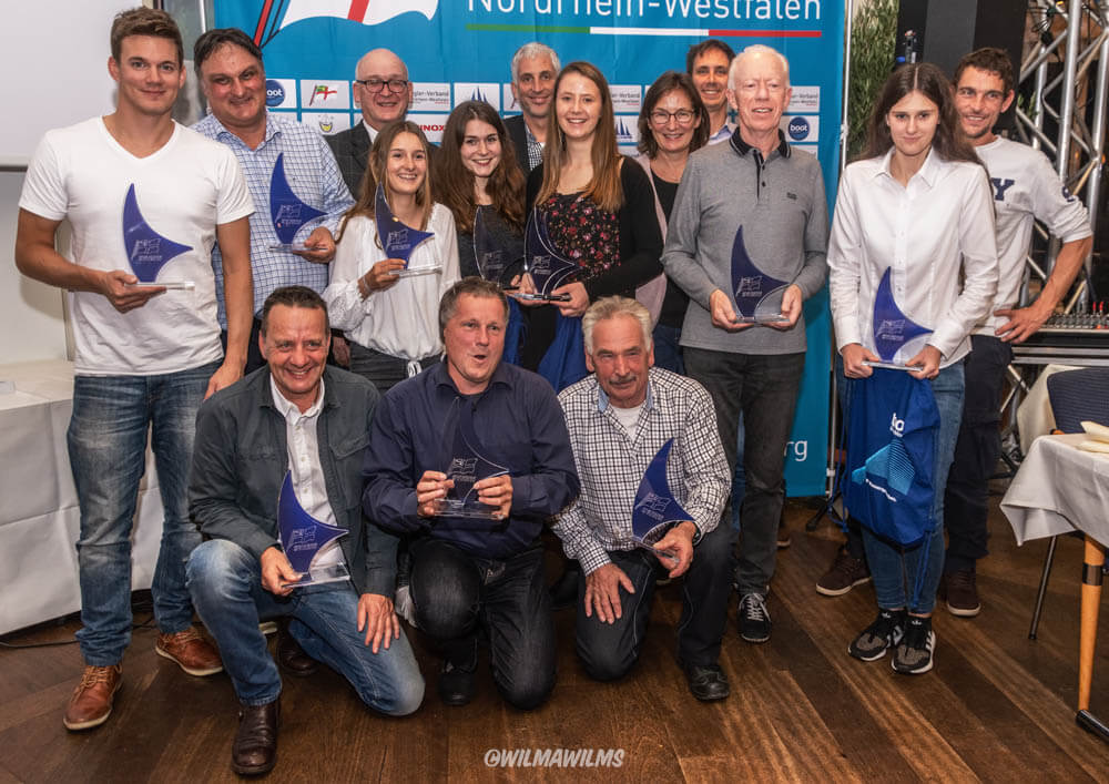 SVNRW Landesmeisterschaft: Pokalübergabe mit Uli Haase (hinten).