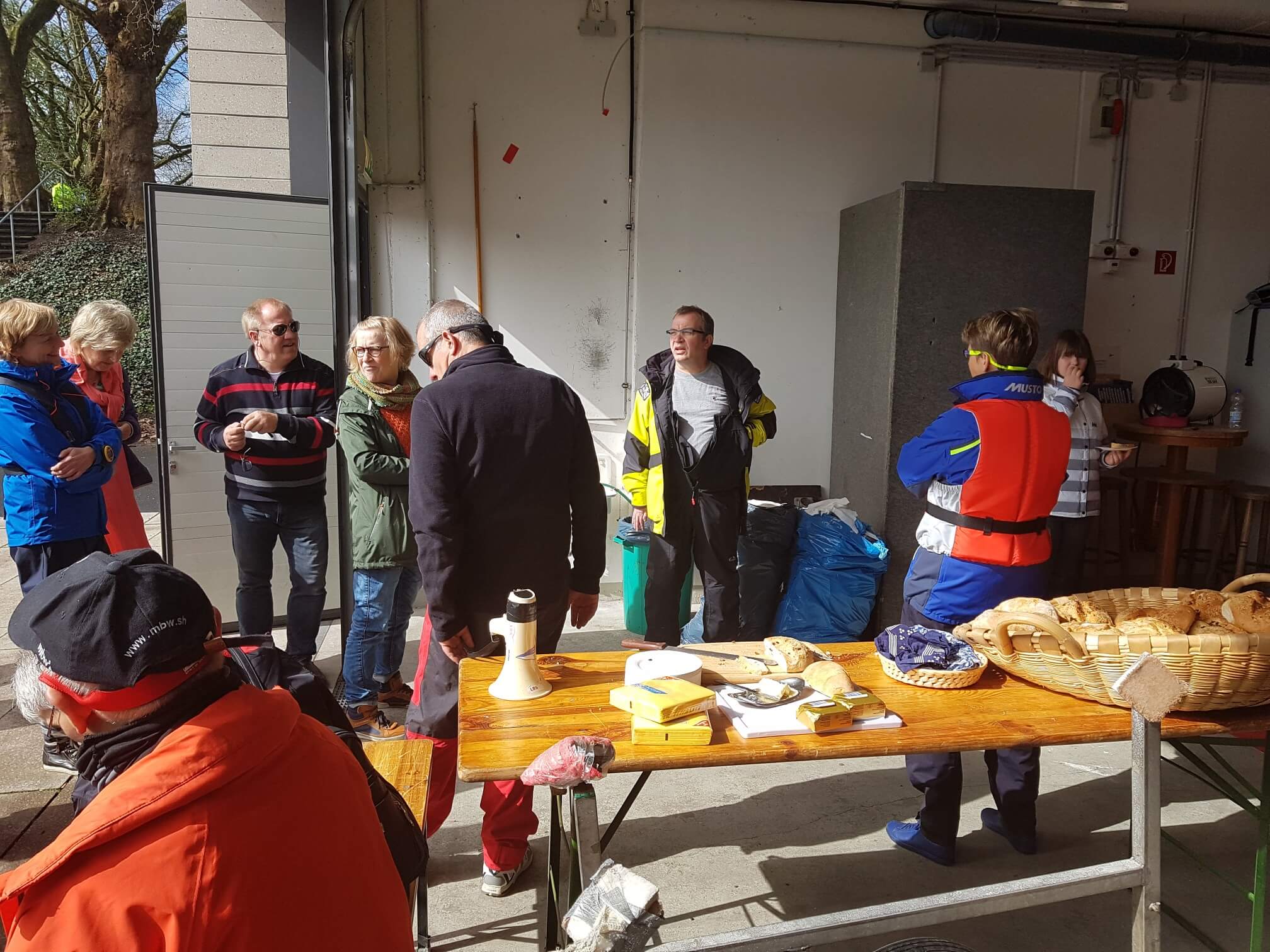 Glückliche Teilnehmer nach der Regatta